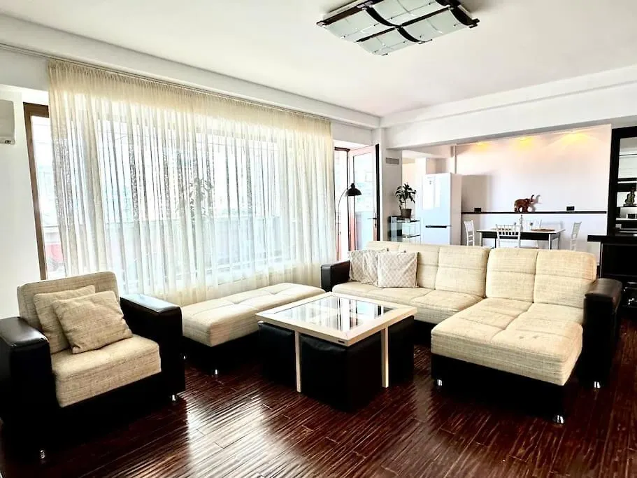 Great Apartment In Musicians Building Baku