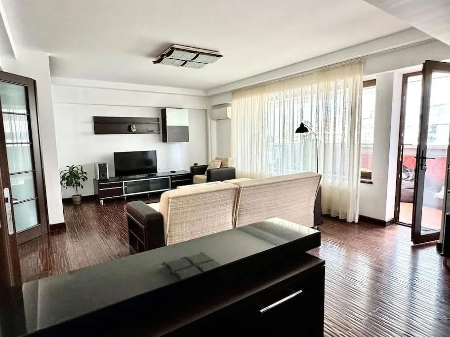 Great Apartment In Musicians Building Baku